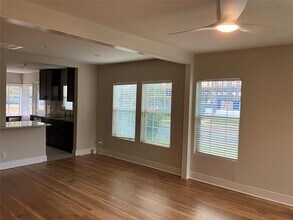 1921 W 39th St in Austin, TX - Building Photo - Building Photo