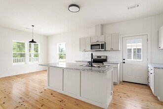 226 N Dixie St in Brenham, TX - Building Photo - Building Photo