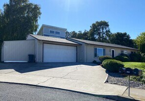 1830 Minnesota St in The Dalles, OR - Building Photo