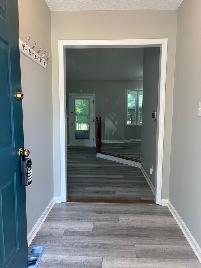 6400 Glen Brack Ct in Raleigh, NC - Building Photo - Building Photo