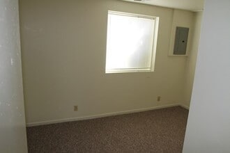 402 E Pleasant Vw Dr-Unit -404 in Des Moines, IA - Building Photo - Building Photo