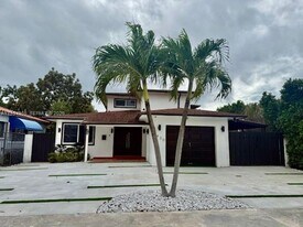 2430 SW 22nd Terrace in Miami, FL - Building Photo