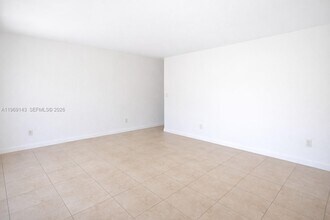 932 Moffett St in Hallandale Beach, FL - Building Photo - Building Photo