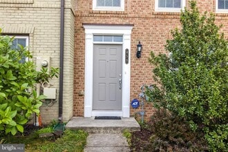 459 Heartleaf Terrace SE in Leesburg, VA - Building Photo - Building Photo