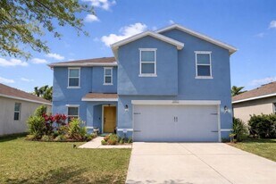11521 Southern Creek Dr in Gibsonton, FL - Building Photo