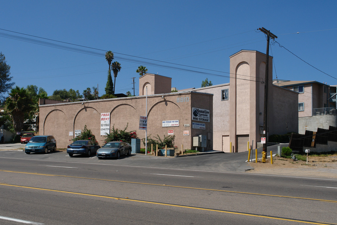 8810 Winter Gardens Blvd in Lakeside, CA - Building Photo