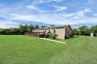4000 Mustang Rd in Alvin, TX - Building Photo - Building Photo