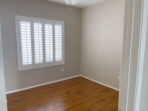 2161 Indigo Creek Ave in Henderson, NV - Building Photo - Building Photo