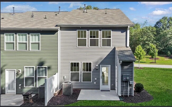 1007 Millison Pl in Moore, SC - Foto de edificio - Building Photo