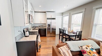 33 Linden Ave in Somerville, MA - Building Photo - Building Photo