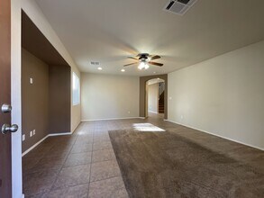 8228 W Wildwood Glen Dr in Las Vegas, NV - Building Photo - Building Photo
