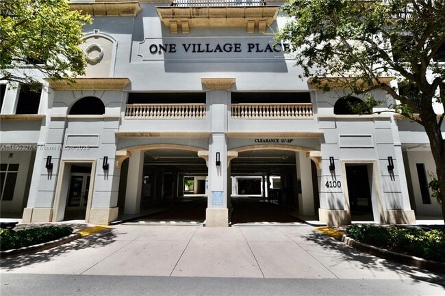 4100 Salzedo St, Unit 919 in Coral Gables, FL - Building Photo - Building Photo