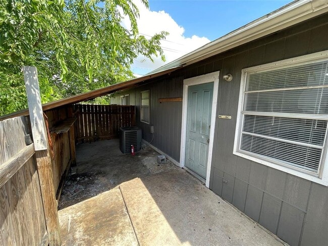 7004 Millrace Dr in Austin, TX - Building Photo - Building Photo