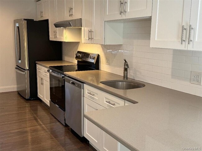 property at 6 Marshall Dr