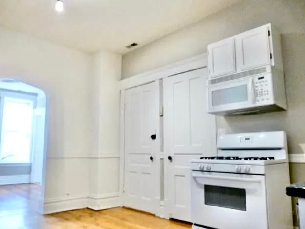 1535 N Bosworth Ave, Unit 3F