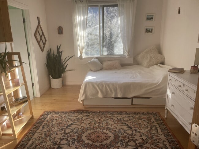 property at 1600 Pinebrook Blvd