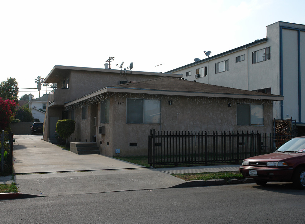 817 N Kingsley Dr in Los Angeles, CA - Building Photo