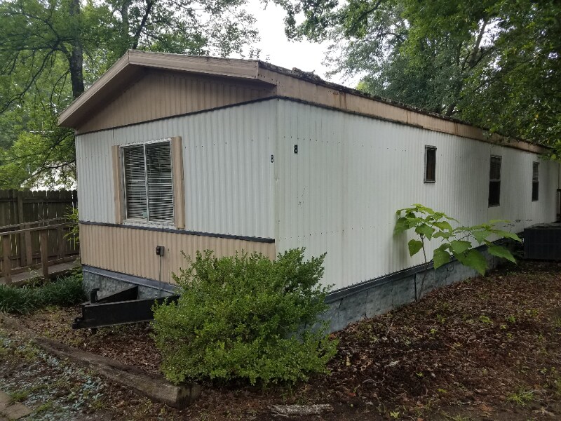 413 Miller St in White Oak, TX - Foto de edificio