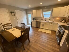 110 Aaron Pl in Lynchburg, VA - Foto de edificio - Building Photo