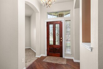 3715 Crescent Dr in Pearland, TX - Foto de edificio - Building Photo
