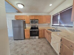 122 Blue Water Dr in Raeford, NC - Building Photo - Building Photo