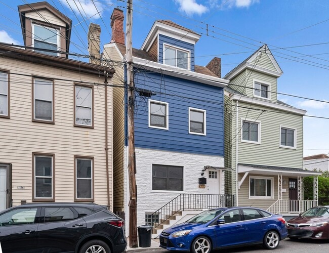 5202 Keystone St in Pittsburgh, PA - Building Photo - Building Photo
