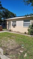1599 W 30th St in Jacksonville, FL - Building Photo