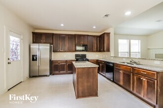 21611 Royal Troon Dr in Porter, TX - Building Photo - Building Photo