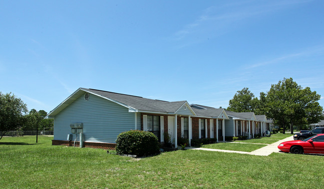 Wind Meadow Apartments in Gulf Breeze, FL - Building Photo - Building Photo