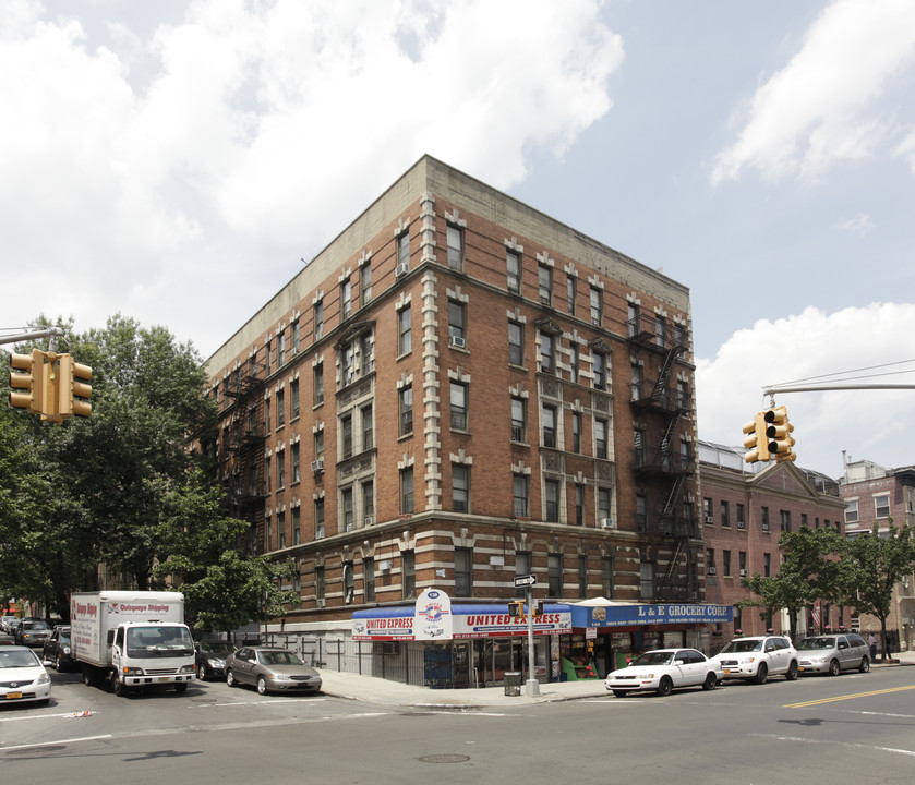 551 W 172nd St in New York, NY - Building Photo