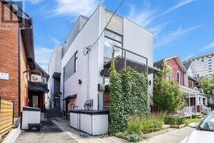 123 Carruthers Ave in Ottawa, ON - Building Photo