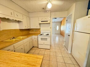 2404 Shoemaker Dr in Killeen, TX - Foto de edificio - Building Photo
