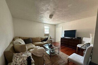 70 School St, Unit 2 in Cambridge, MA - Building Photo - Building Photo
