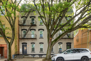 442 Saint Marks Pl Apartments