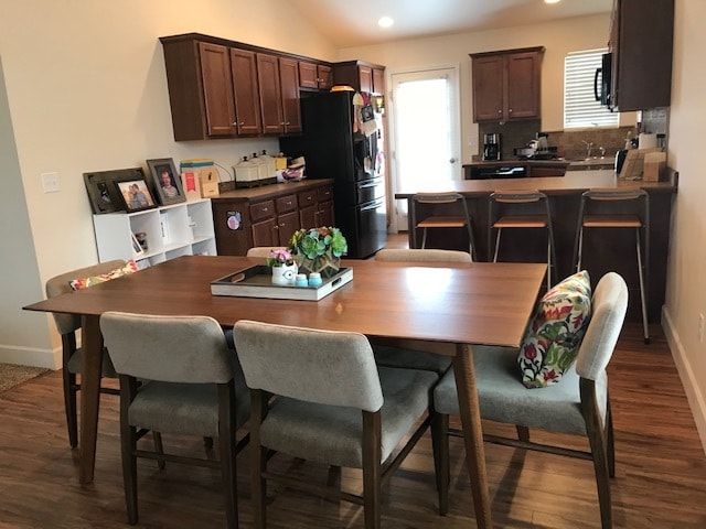 1009 Lowline Spur Rd in Belgrade, MT - Foto de edificio - Building Photo