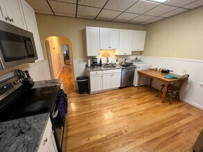 29 Cameron Ave, Unit 1 in Somerville, MA - Foto de edificio - Building Photo