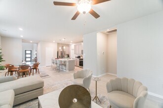17542 Rosette Grass Dr in The Woodlands, TX - Building Photo - Building Photo