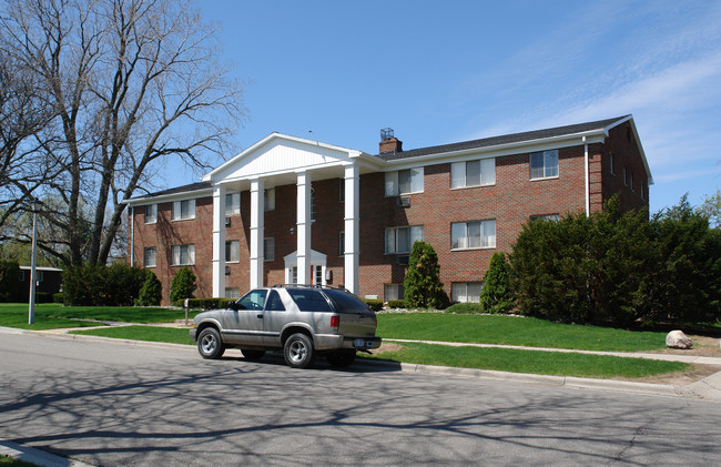 Woodruff House in Lansing, MI - Foto de edificio - Building Photo