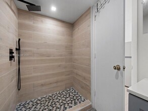 252 E 36th St in Hialeah, FL - Building Photo - Building Photo
