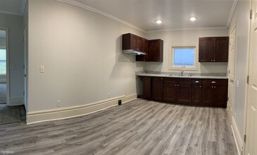 656 Chatham St NW-Unit -# 2 in Grand Rapids, MI - Building Photo - Building Photo