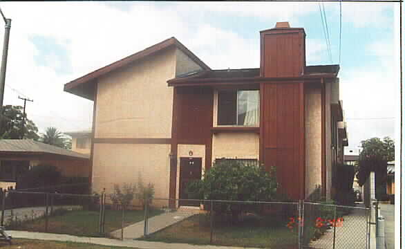 427 S Monterey St in Alhambra, CA - Foto de edificio