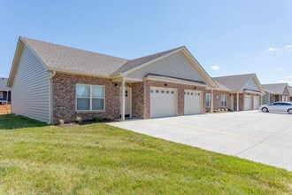 Wynwood Apartments in Clarksville, TN - Foto de edificio - Building Photo