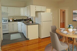 335 Beacon St in Somerville, MA - Building Photo