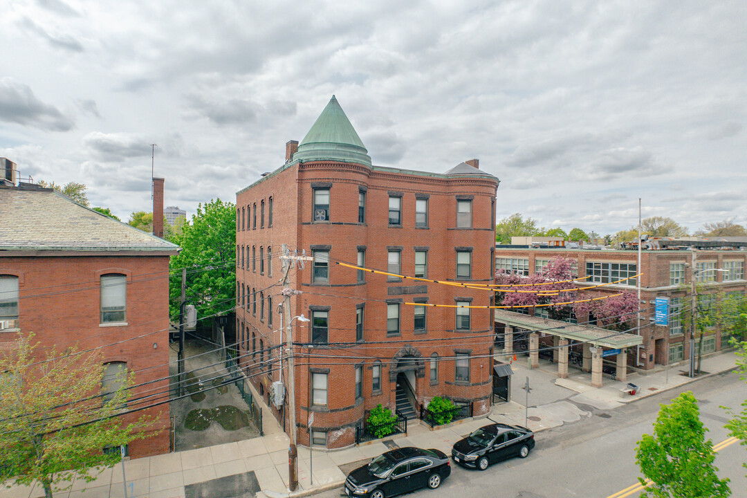 109 Windsor St in Cambridge, MA - Building Photo