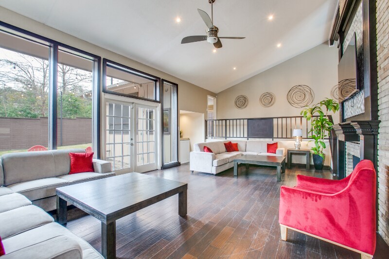 7307 Spring Valley Rd in Dallas, TX - Building Photo