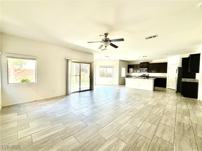 9089 Irish Elk Ave in Las Vegas, NV - Building Photo - Building Photo