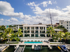 Palms on Venice in Fort Lauderdale, FL - Building Photo - Building Photo