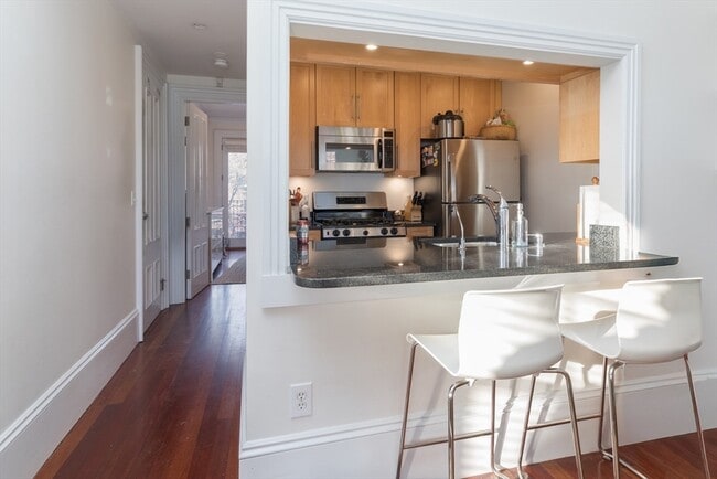 83 Montgomery St in Boston, MA - Building Photo - Building Photo