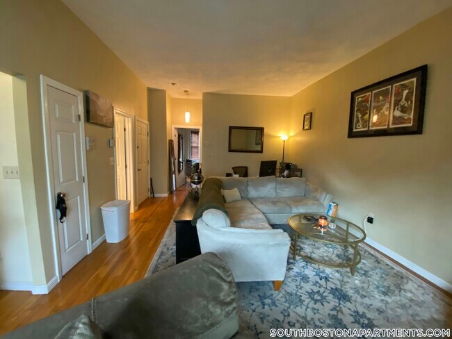 606 Dorchester Ave in Boston, MA - Building Photo - Building Photo