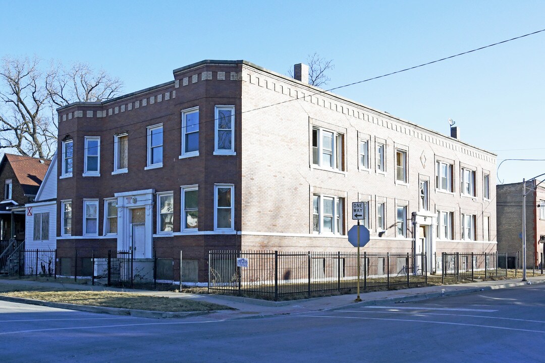 7157 S Aberdeen St in Chicago, IL - Building Photo